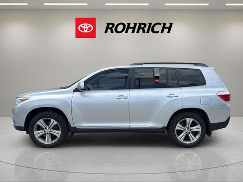 Used 2013 Toyota Highlander Plus AWD/4WD image 9