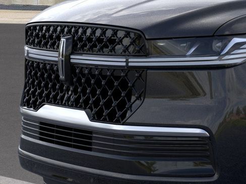 New 2026 Lincoln Navigator L Reserve w/ Jet Appearance Package image 17
