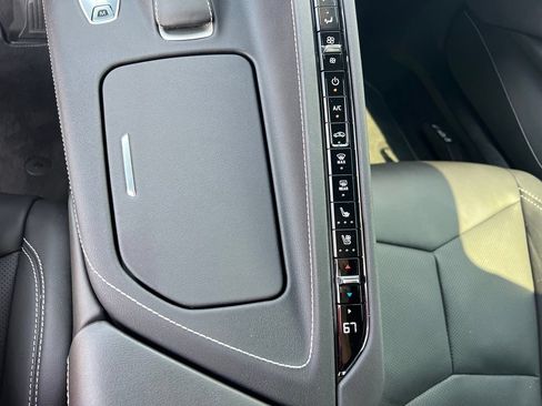 Used 2024 Chevrolet Corvette Stingray Preferred Cpe w/ Battery Protection Package RWD image 33
