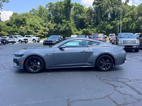 Used 2025 Ford Mustang GT RWD image 3