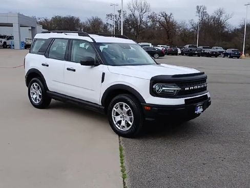 Used 2021 Ford Bronco Sport image 2