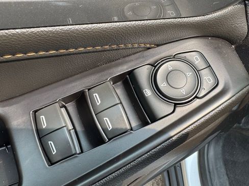 Used 2020 Chevrolet Traverse LS image 11