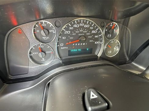 Used 2025 Chevrolet Express 3500 LT w/ LT Preferred Equipment Group image 19