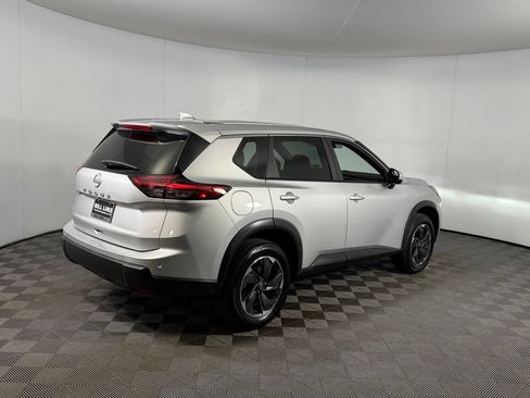 Used 2025 Nissan Rogue SV FWD image 5