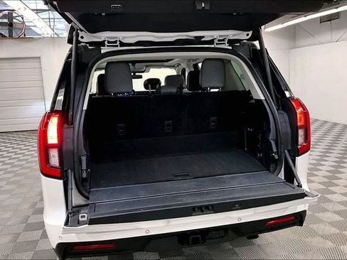Used 2025 Ford Expedition Active AWD/4WD image 43