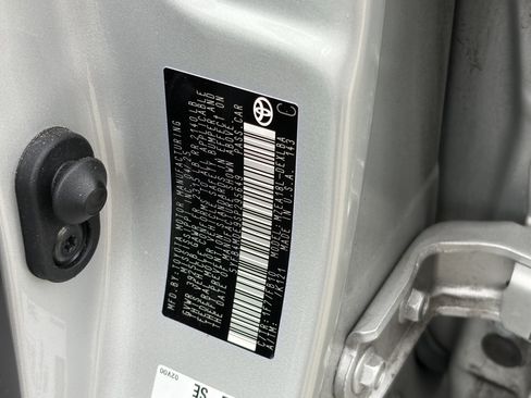 Used 2025 Toyota Corolla LE FWD image 9