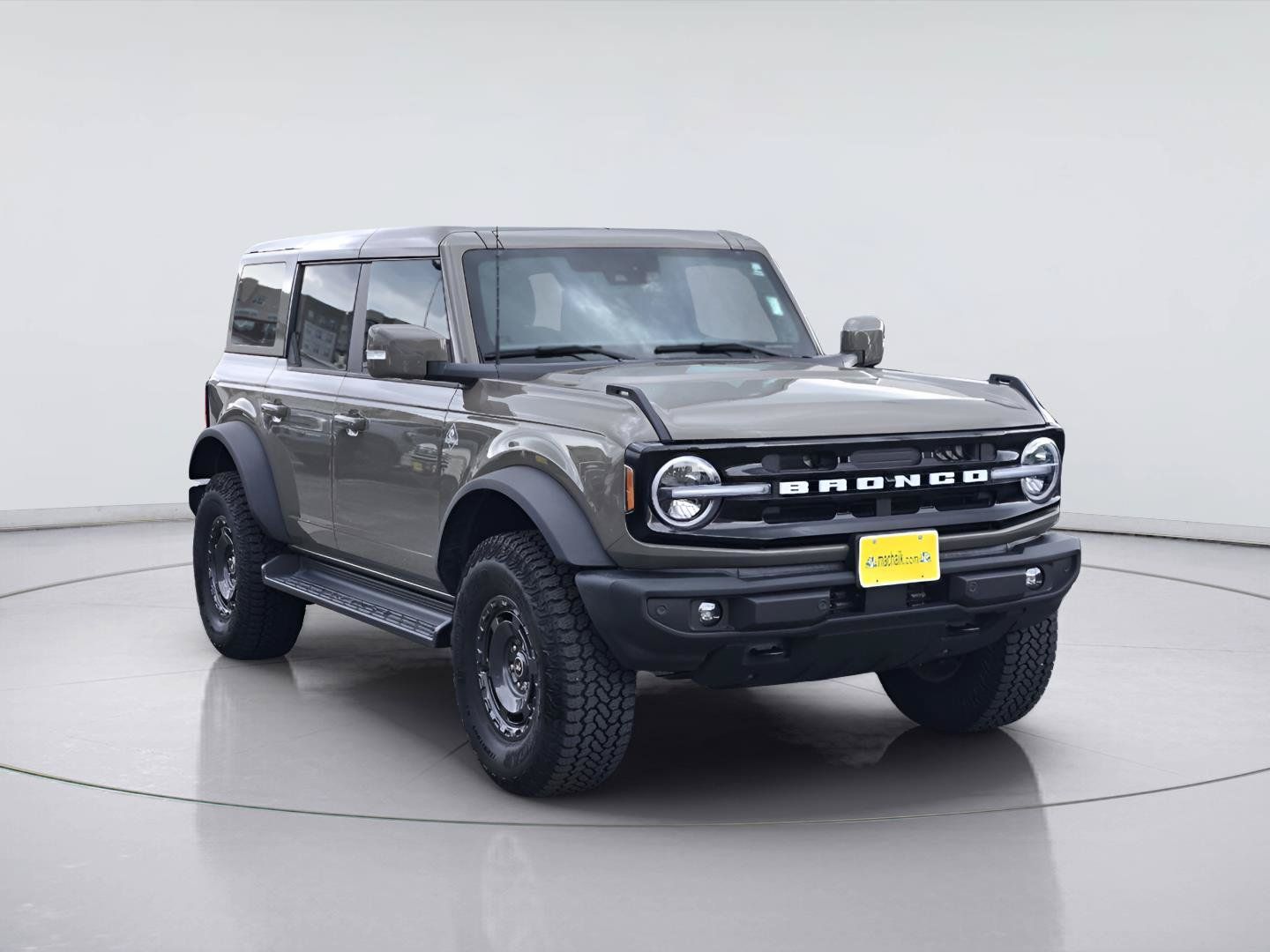 Used 2025 Ford Bronco Outer Banks w/ Sasquatch Package AWD/4WD image 3