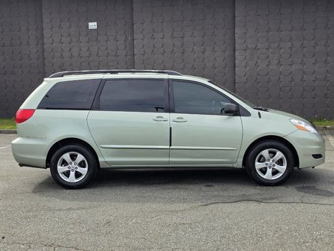 Used 2008 Toyota Sienna LE image 4