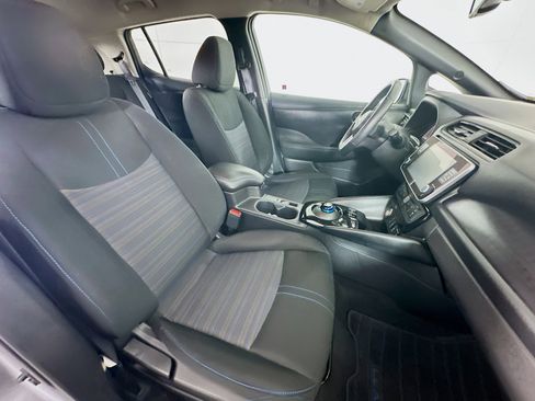 Used 2024 Nissan Leaf SV Plus image 29