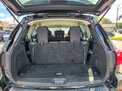 Used 2020 Nissan Pathfinder S AWD/4WD image 19