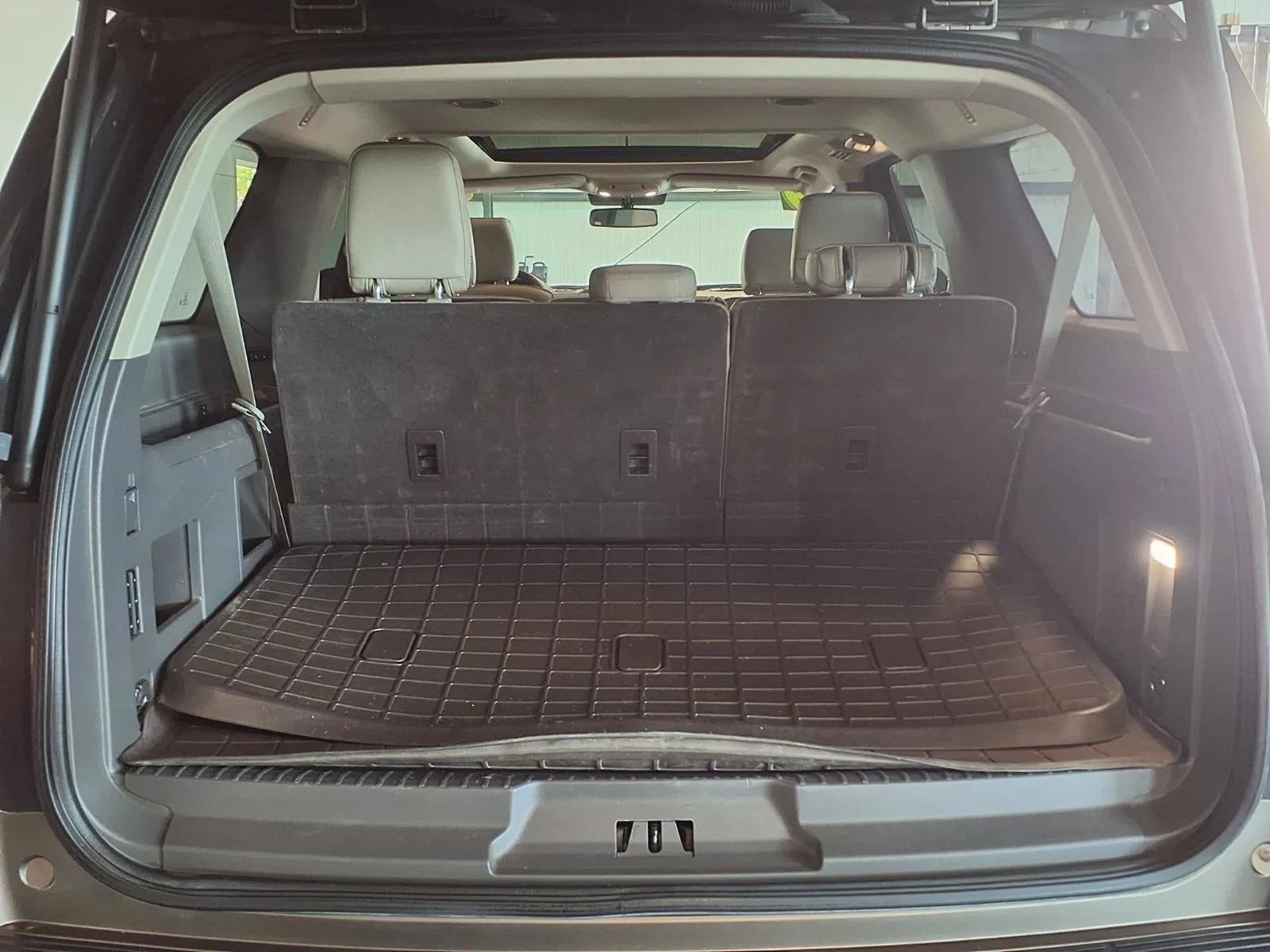 Used 2019 Ford Expedition Max XLT w/ Equipment Group 202A AWD/4WD image 7