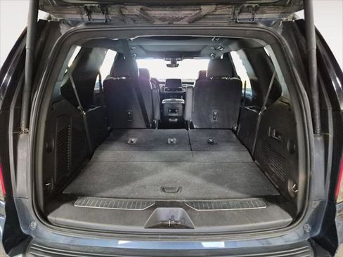 Used 2021 Chevrolet Tahoe Premier w/ Premium Package image 19