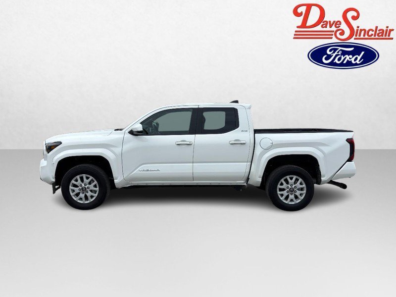Used 2025 Toyota Tacoma SR5 AWD/4WD image 10