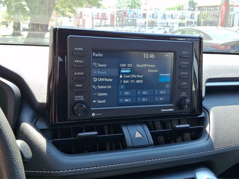 Used 2021 Toyota RAV4 LE AWD/4WD image 16