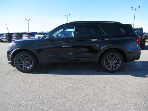 New 2026 Ford Explorer ST-Line w/ ST-Line Street Pack image 8