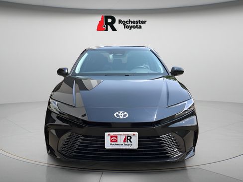 Used 2025 Toyota Camry XLE w/ Premium Package AWD/4WD image 2