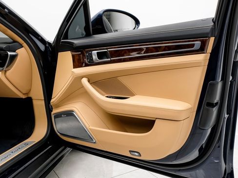Used 2022 Porsche Panamera Turbo S image 38