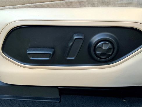 Used 2023 Jeep Grand Cherokee Limited image 33