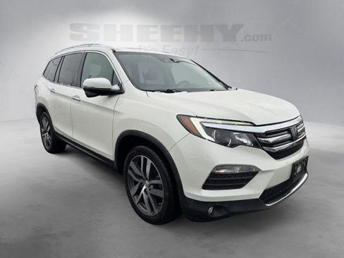 Used 2017 Honda Pilot Touring image 2