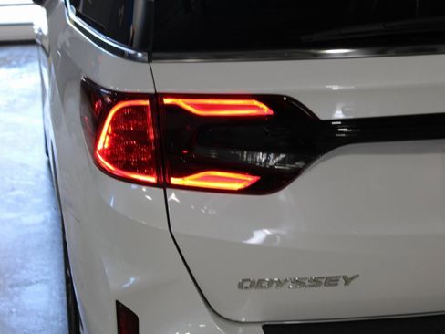 Used 2025 Honda Odyssey Elite image 49