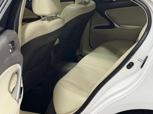 Used 2013 Lexus IS 250 RWD image 9