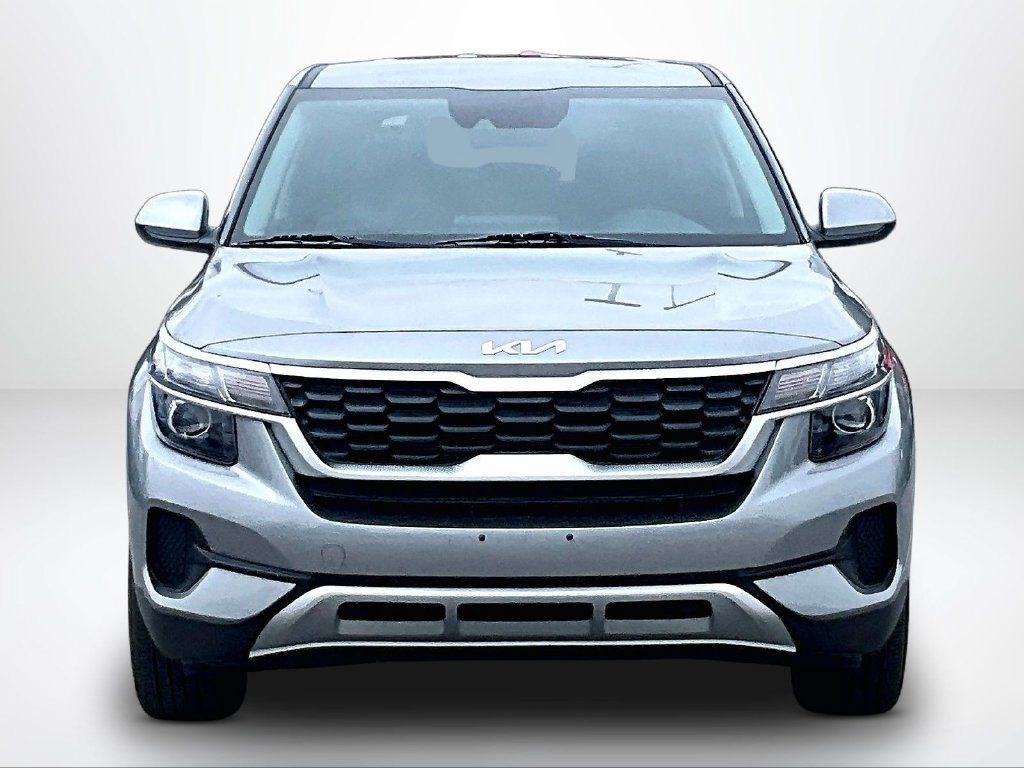 Used 2023 Kia Seltos LX AWD/4WD image 4