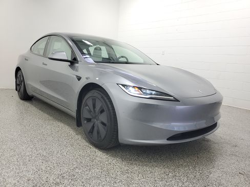 Used 2025 Tesla Model 3 Long Range RWD image 4
