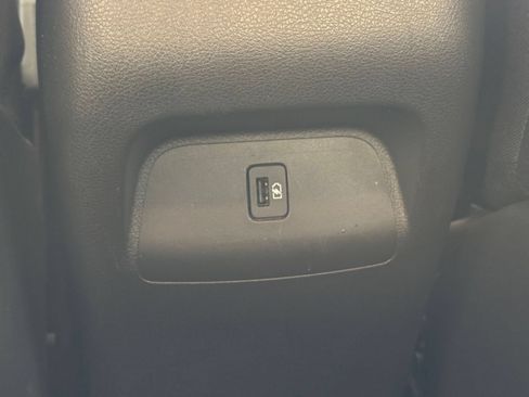 Used 2025 Nissan Sentra SV FWD image 18