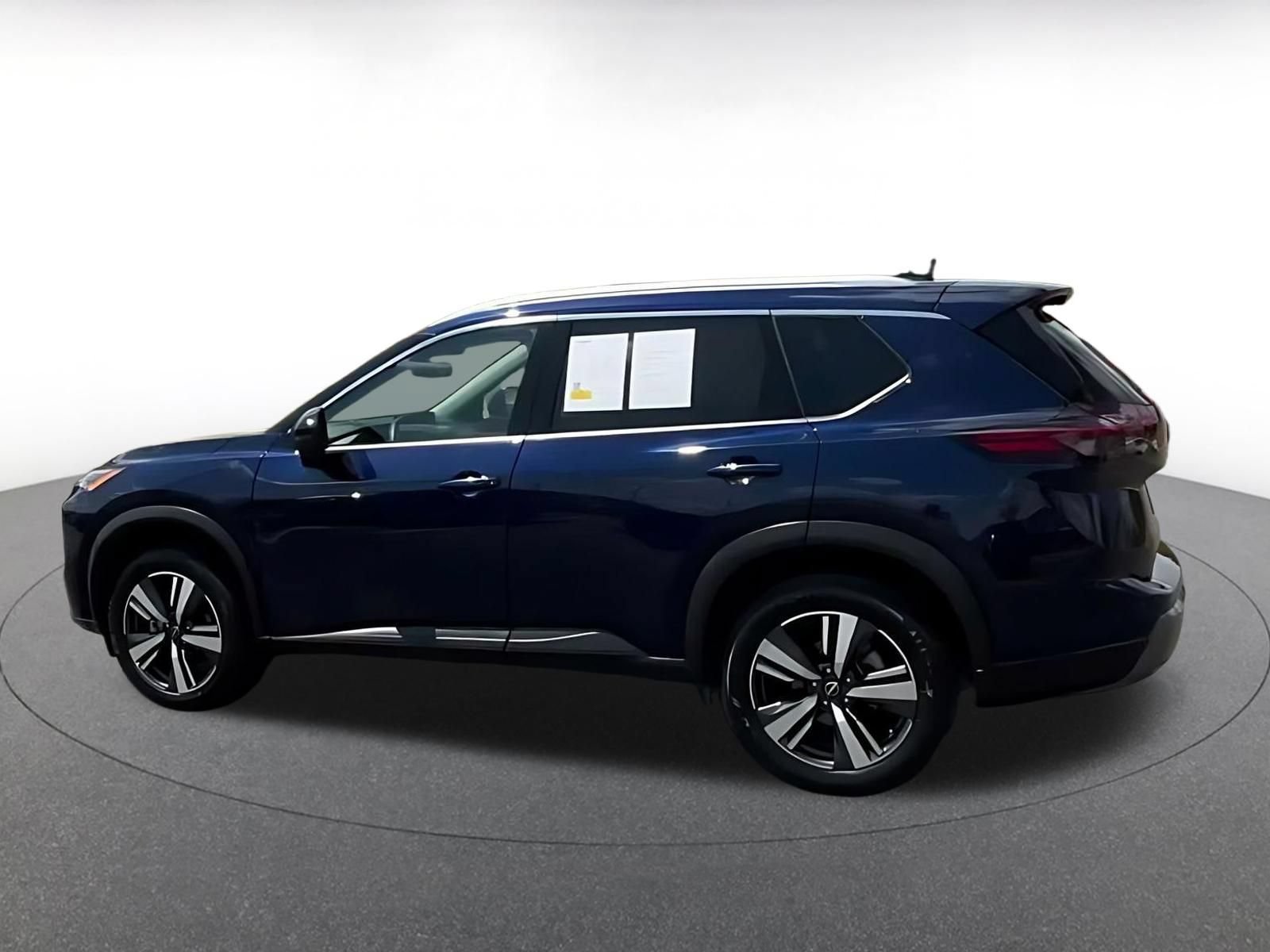 Used 2026 Nissan Rogue SL FWD image 9