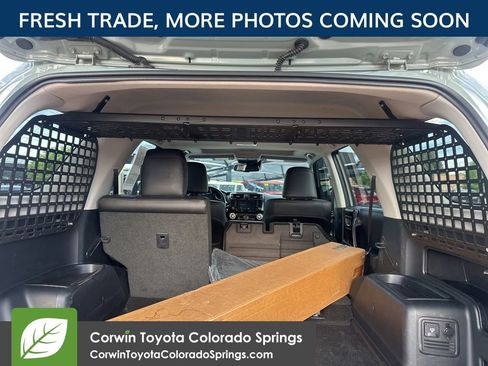 Used 2022 Toyota 4Runner TRD Off-Road Premium AWD/4WD image 9