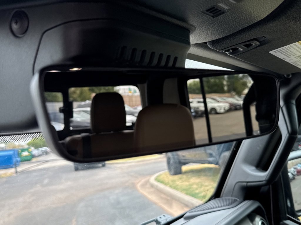 Used 2020 Jeep Gladiator Rubicon w/ Dual Top Group AWD/4WD image 22