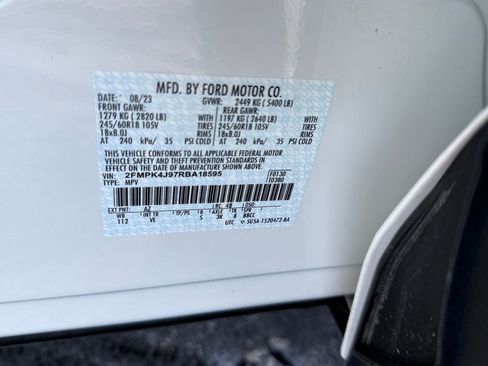 Certified 2024 Ford Edge SEL w/ Convenience Package image 17