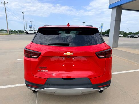 Used 2024 Chevrolet Blazer LT FWD image 7