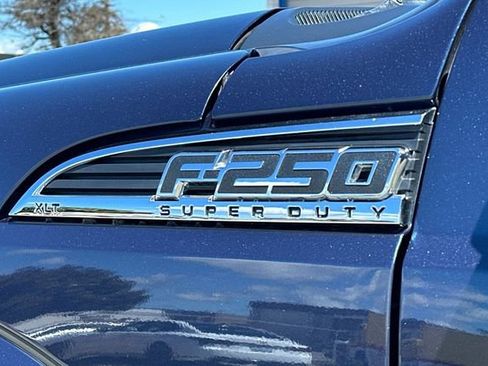 Used 2015 Ford F250 XLT w/ XLT Premium Package AWD/4WD image 33