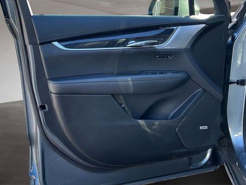 Used 2022 Cadillac XT6 Premium Luxury w/ Technology Package image 20