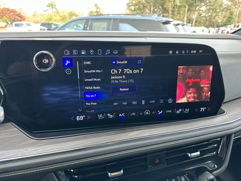 Used 2025 Chevrolet Tahoe Premier image 31