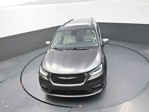 Used 2021 Chrysler Pacifica Limited w/ Premium & Safety Sphere Group image 15