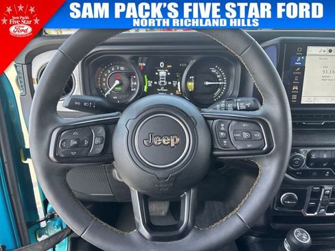 Used 2024 Jeep Wrangler Unlimited w/ Convenience Group image 23