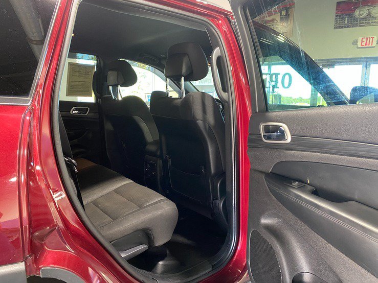 Used 2021 Jeep Grand Cherokee Laredo AWD/4WD image 20