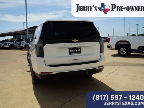 Used 2025 Chevrolet Suburban LT w/ Comfort Package AWD/4WD image 4