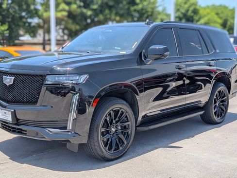 Used 2021 Cadillac Escalade Sport w/ Driver Assist Tech Package AWD/4WD image 3