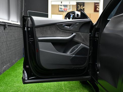 Used 2021 Audi RS Q8 w/ Black Optic Package image 22