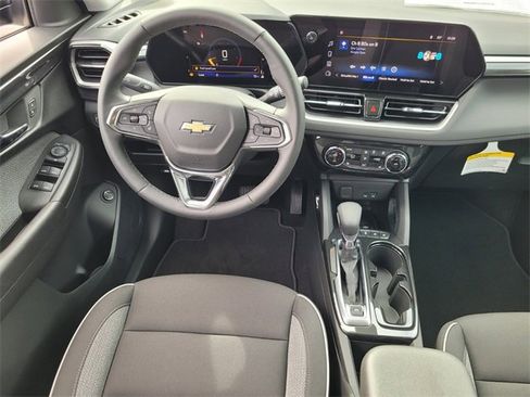 New 2025 Chevrolet TrailBlazer LT w/ Convenience Package image 17