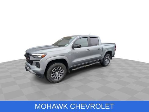 Used 2024 Chevrolet Colorado Z71 w/ Z71 Convenience Package 2 image 4