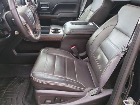 Used 2017 GMC Sierra 2500 Denali w/ Suspension Package, Off-Road AWD/4WD image 16