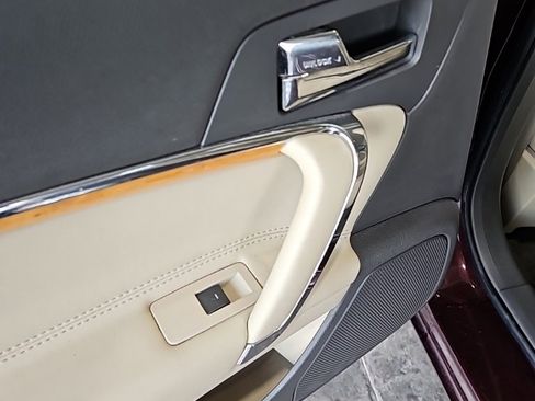 Used 2011 Lincoln MKZ image 20