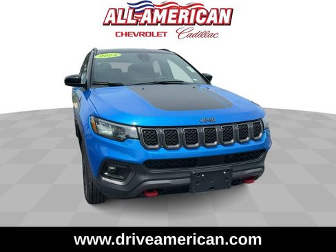 Used 2023 Jeep Compass Trailhawk image 3