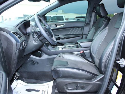 Used 2024 Ford Edge ST w/ Equipment Group 401A AWD/4WD image 32