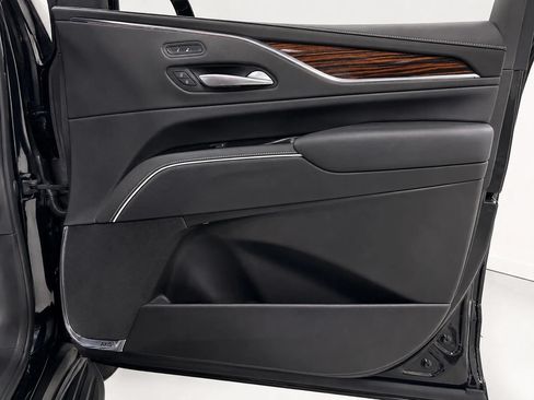 Used 2023 Cadillac Escalade ESV Luxury RWD image 28
