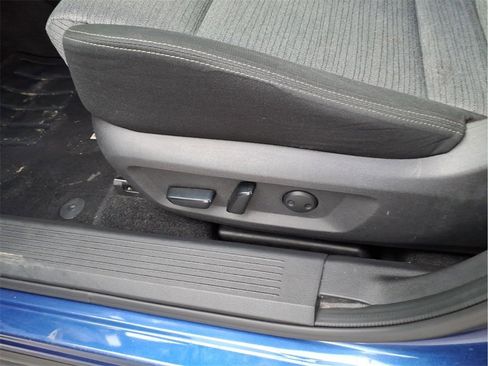 Used 2023 Nissan Rogue SV image 19